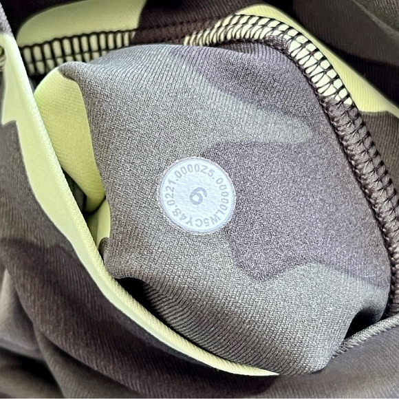 Lululemon Swift Speed High-Rise Tight 28"
Heritage 365 Camo Crispin Green Multi - Picture 11 of 11